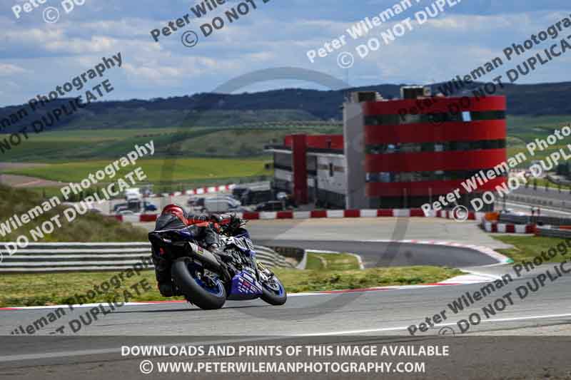 cadwell no limits trackday;cadwell park;cadwell park photographs;cadwell trackday photographs;enduro digital images;event digital images;eventdigitalimages;navarra;no limits trackdays;peter wileman photography;racing digital images;trackday digital images;trackday photos